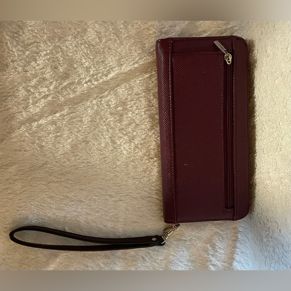 Guess Cordelia Convertible Backpack & Guess Cordelia Zip Around Wallet - Picture 7 of 10